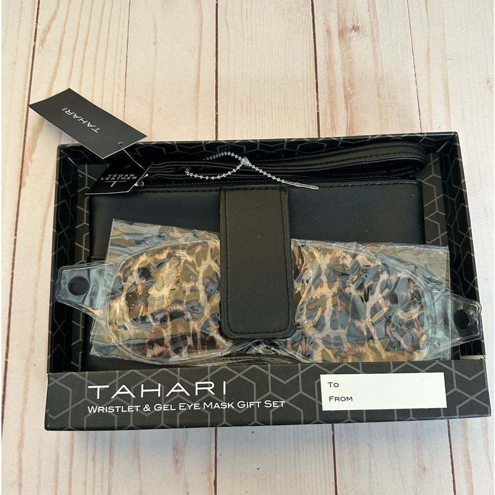 TAHARI Black Wristlet & Eye Gel Mask Gift Set BNWT